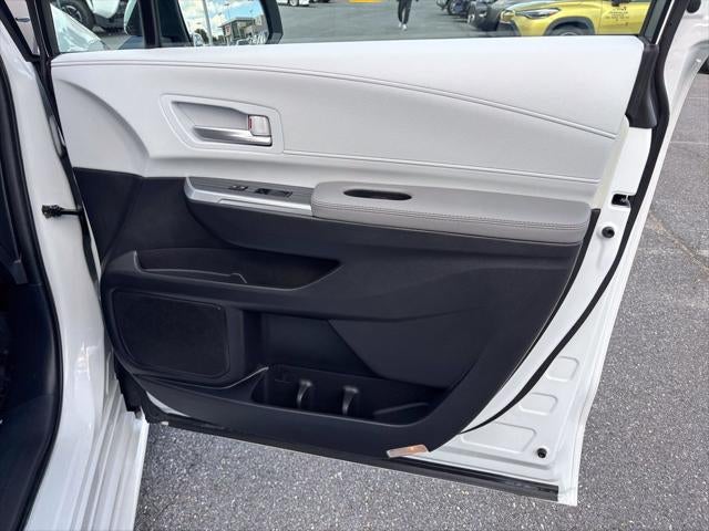 2026 Toyota Sienna XLE 8 Passenger