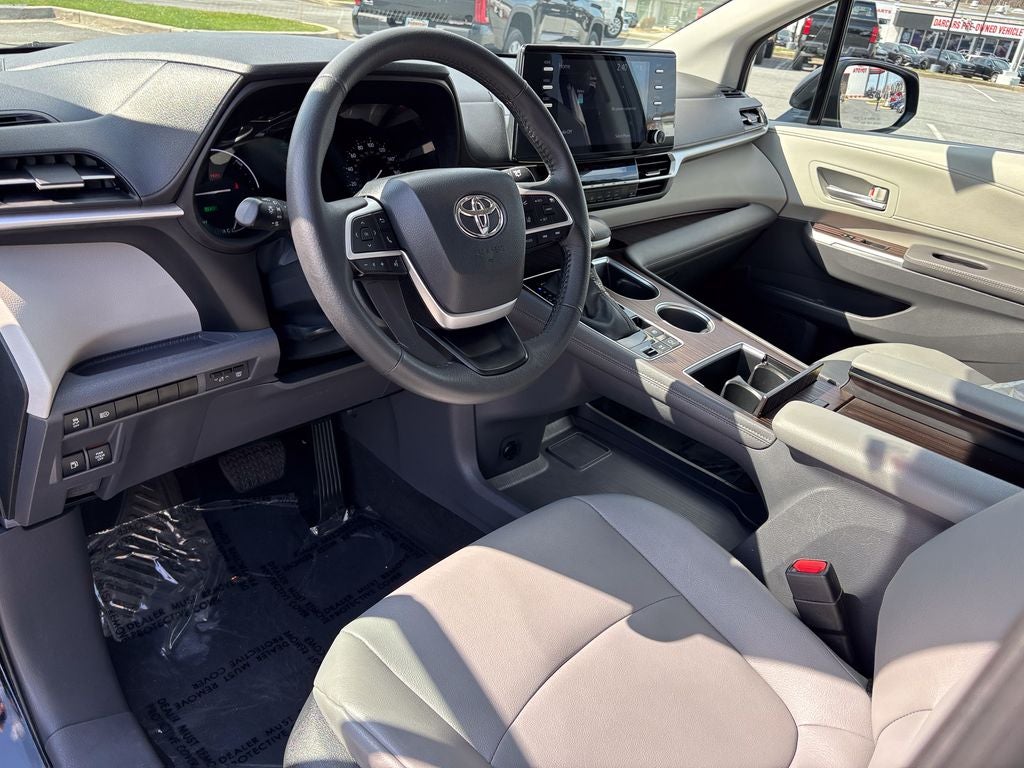 2023 Toyota Sienna XLE