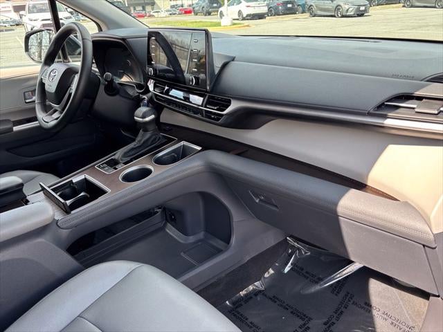 2023 Toyota Sienna XLE