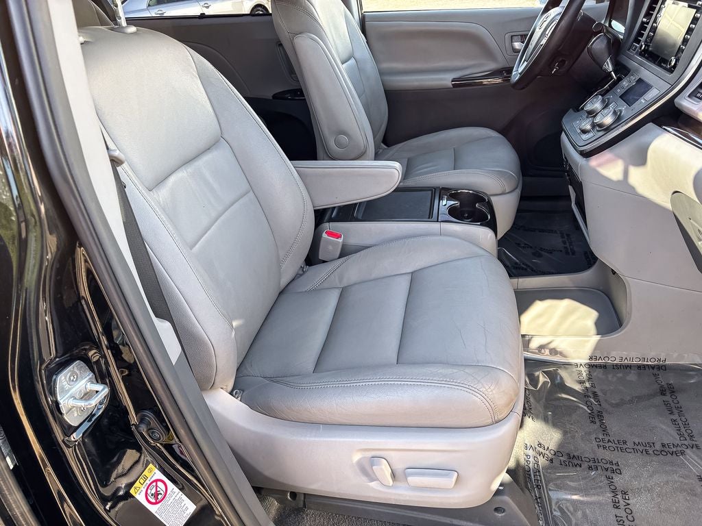 2019 Toyota Sienna XLE 8 Passenger