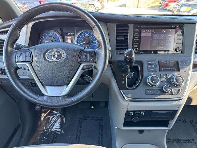 2019 Toyota Sienna XLE 8 Passenger