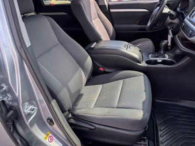 2016 Toyota Highlander LE