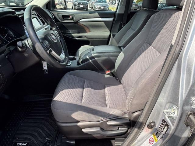 2016 Toyota Highlander LE