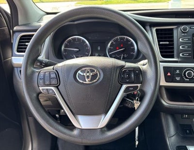 2016 Toyota Highlander LE