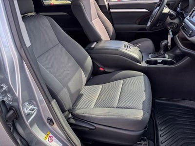 2016 Toyota Highlander LE