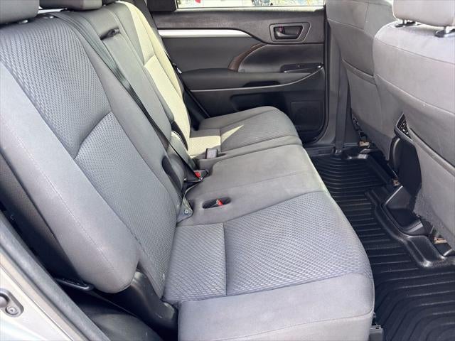 2016 Toyota Highlander LE