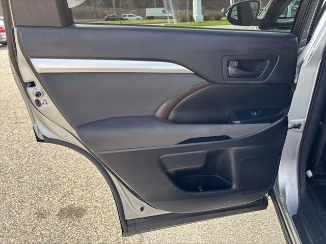 2016 Toyota Highlander LE