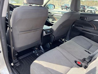 2016 Toyota Highlander LE