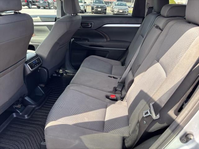 2016 Toyota Highlander LE