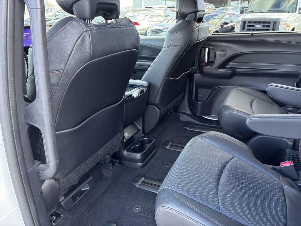 2025 Toyota Sienna Limited 7 Passenger