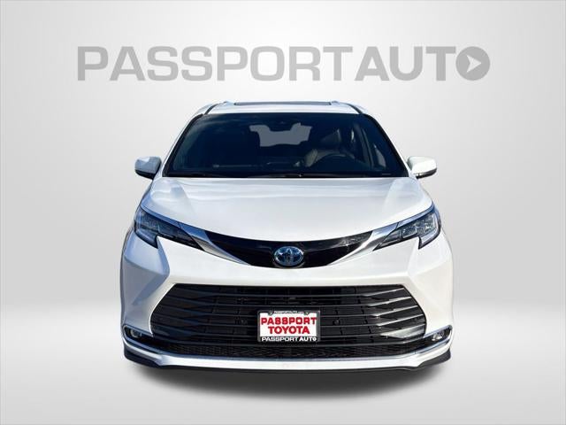 2025 Toyota Sienna Limited 7 Passenger