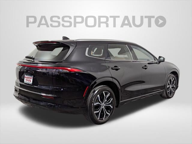 2025 Toyota Crown Signia XLE