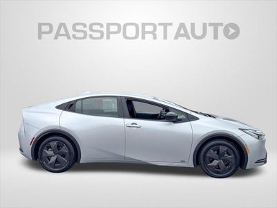 2025 Toyota Prius LE