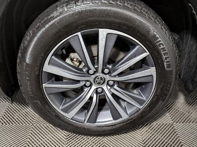 2022 Toyota Venza LE