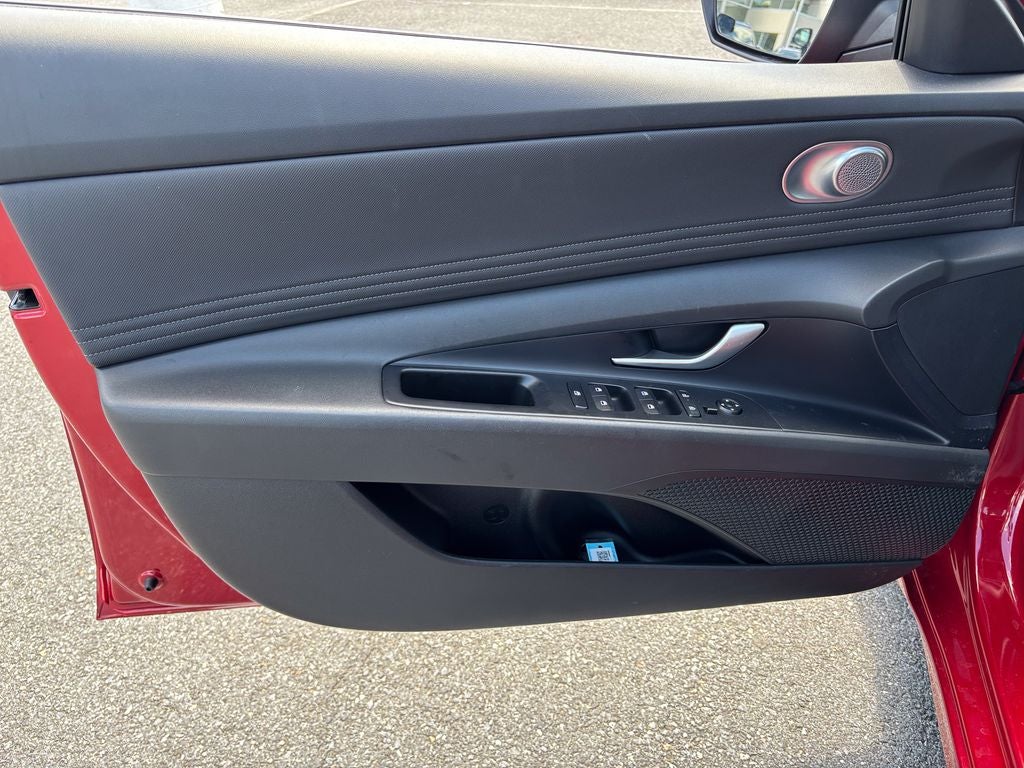 2025 Hyundai Elantra SEL - Photo 15