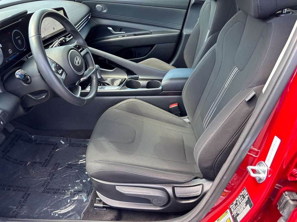 2025 Hyundai Elantra SEL - Photo 17