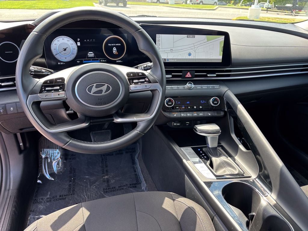 2025 Hyundai Elantra SEL - Photo 20