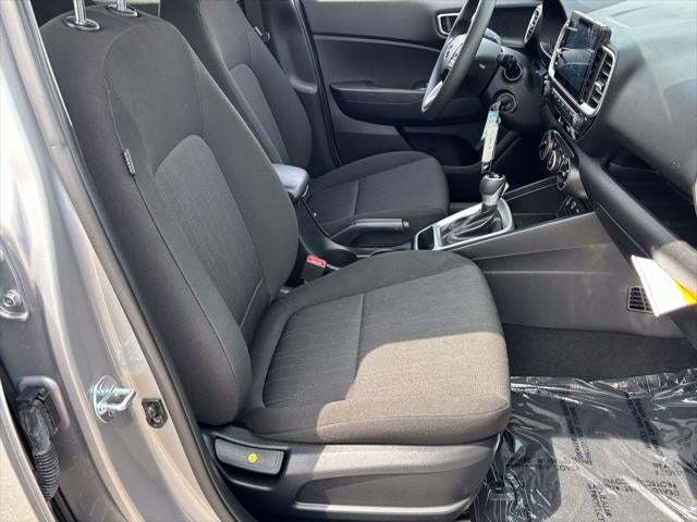 2025 Hyundai Venue SE