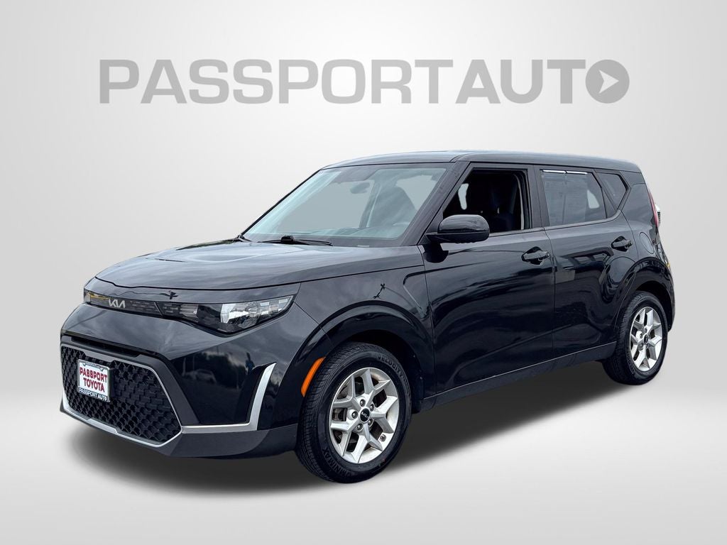 2023 Kia Soul 2.0L LX IVT's photo