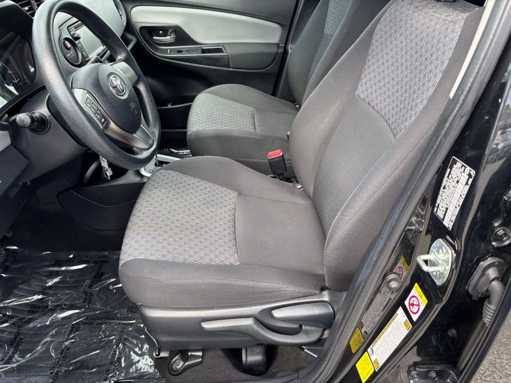 2015 Toyota Yaris LE