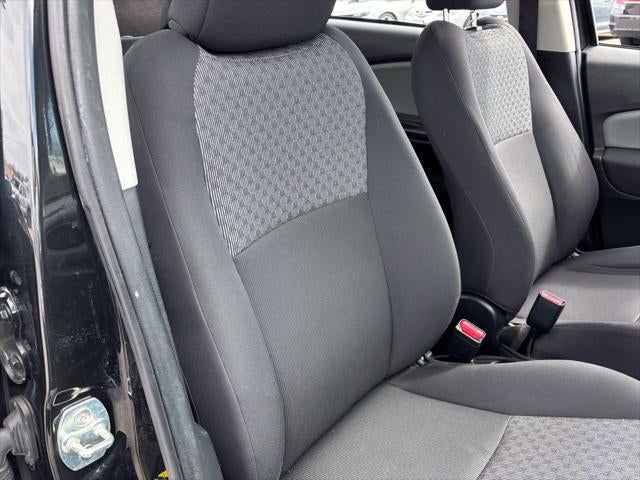 2015 Toyota Yaris LE